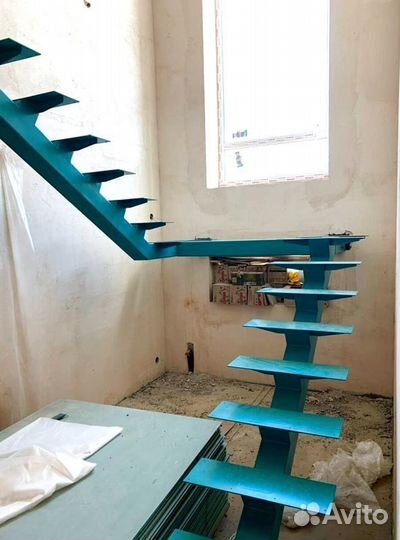 Лестница г-образная на дачу