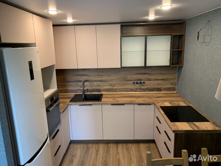 Кухня П-образная (цена за весь гарнитур) ксп:36525