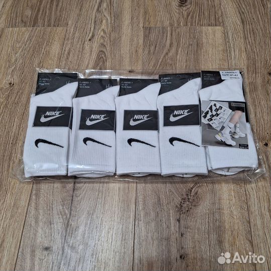 Носки Nike высокие белые