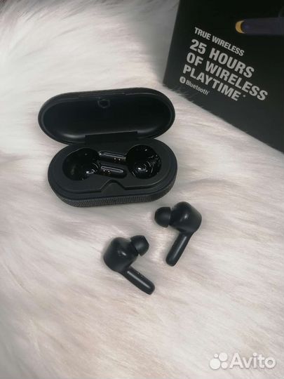 Новые беспроводные наушники Marshall