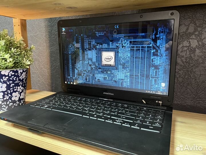 Ноутбук eMachines 15.6