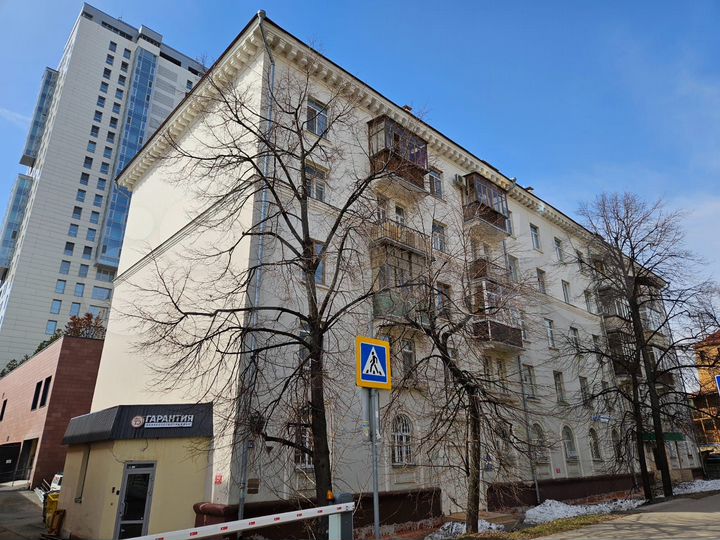 2-к. квартира, 64 м², 2/5 эт.