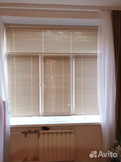 Горизонтальные деревянные жалюзи