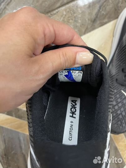 Кроссовки Hoka