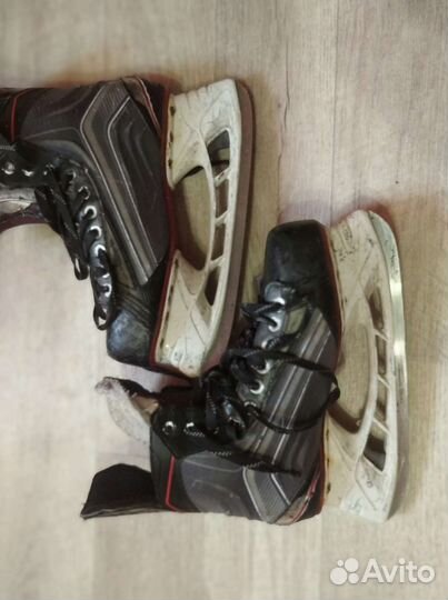 Хоккейные коньки (размер 8ее) Bauer Vapor X600