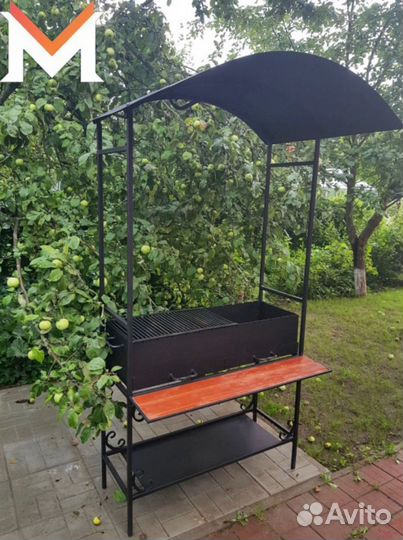 Мангал с крышей