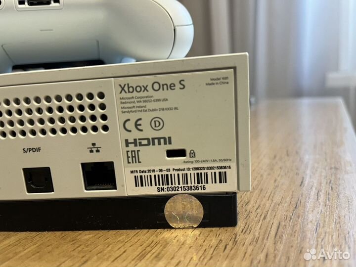 Xbox One s 2 геймпада 1tb