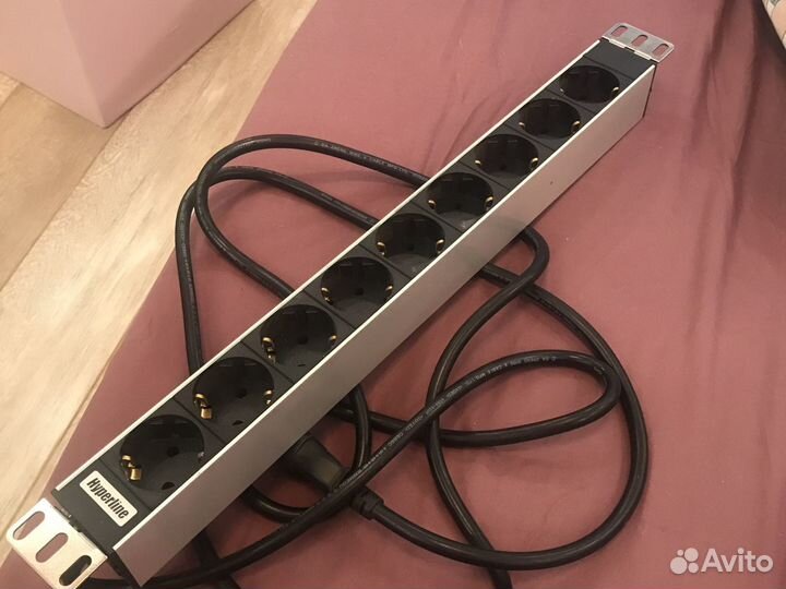 Hyperline SHT19-9SH-2.5IEC Блок розеток для 19