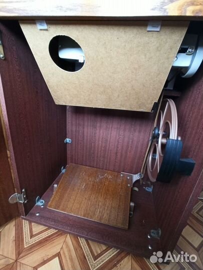 Швейная машина чайка 142м