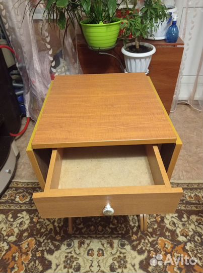 Кухонный стол