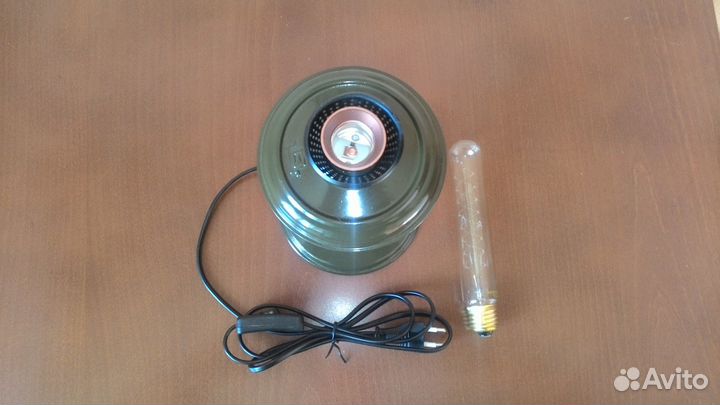 Настольная лампа