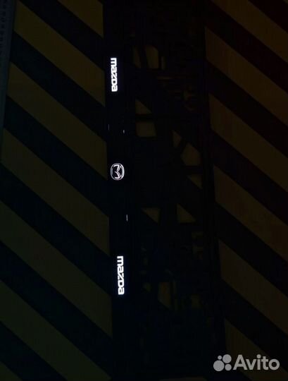 Рамка номерного знака светящася