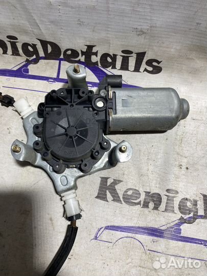 Передний правый стеклоподъемник Renault Scenic 1