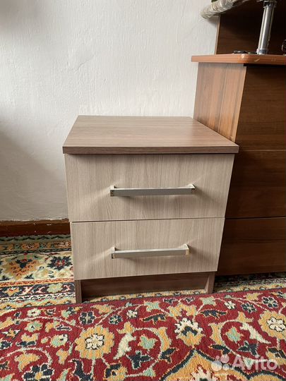 Тумба прикроватная