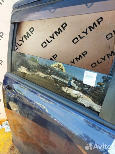 Стекло двери заднее левое Toyota Voxy ZRR70 3ZR-FE