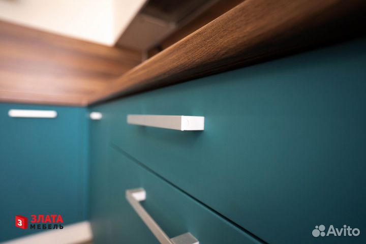 Кухня в 2 ряда новая от производителя