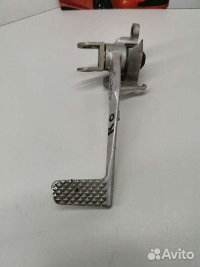 Лапка заднего тормоза