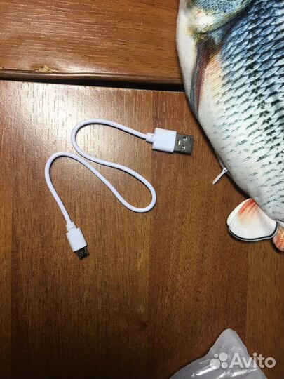 Игрушечная рыба для кошки