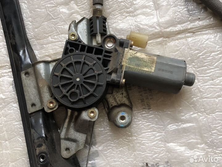 Стеклоподъемник передний правый мотор Ford Focus 1