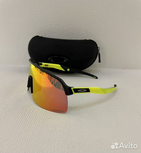 Очки oakley sutro