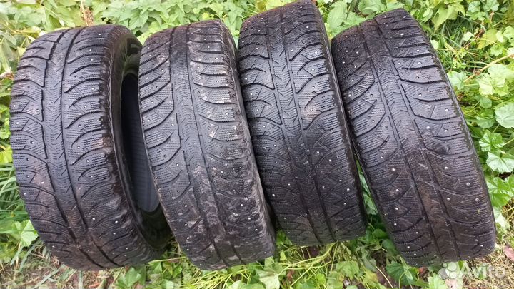Bridgestone Ice Cruiser 7000 215/65 R16 98T