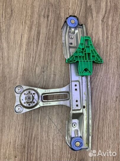 Стеклоподъемник задний правый Opel Astra J хетчбэк