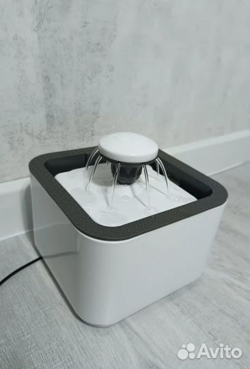 Фонтан поилка для кошек