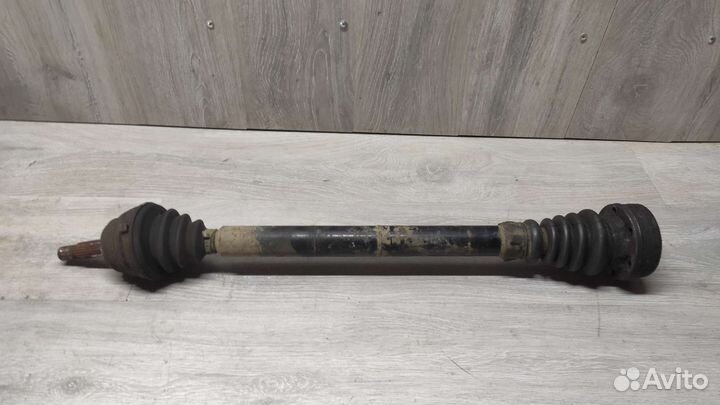 Полуось правая пассат б3 1.8