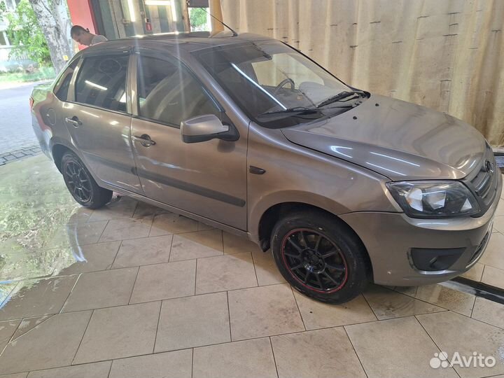 LADA Granta 1.6 МТ, 2015, 170 000 км