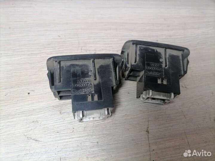 Кнопка стеклоподъемника задняя Toyota Carina E