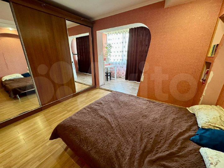 2-к. квартира, 87 м², 8/10 эт.