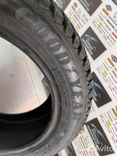 Goodyear UltraGrip Ice Arctic SUV 215/50 R17 95T