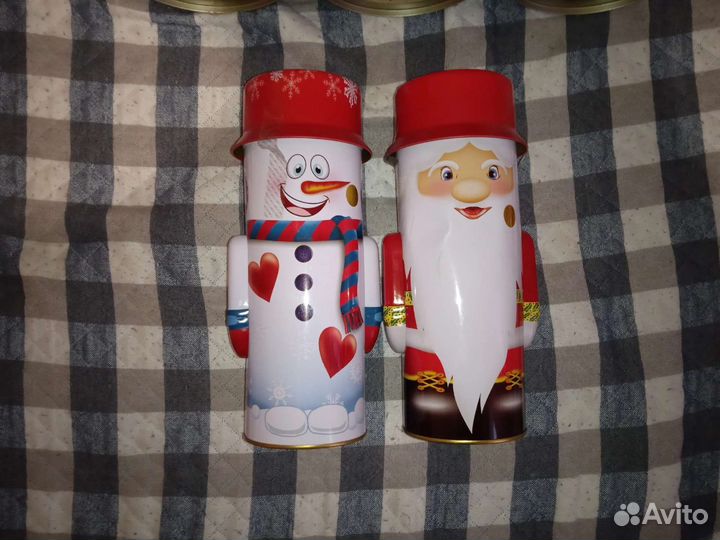 Новогодние жестяные баночки