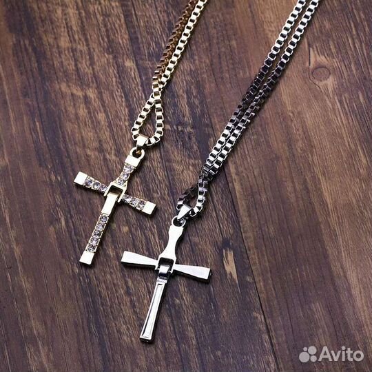 Мужской крест на цепочке