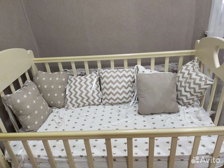 Детская кроватка