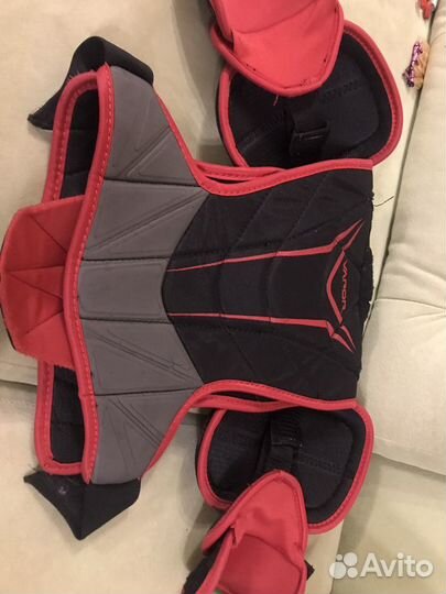 Нагрудник хоккейный bauer