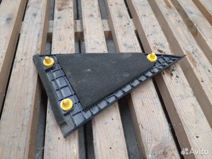 Уголок двери внутренний задний правый SsangYong 2