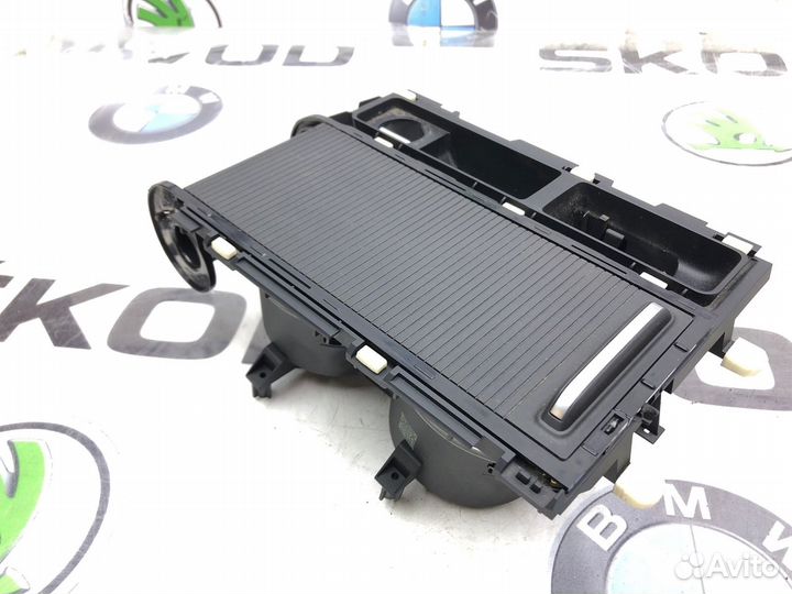 Подстаканник Volkswagen Passat B8 2.0 dfga 2018
