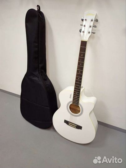 Акустическая гитара