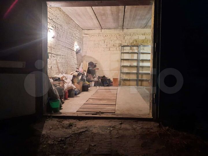 Гараж, > 30 м²