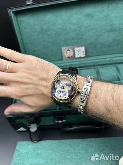 Часы corum череп