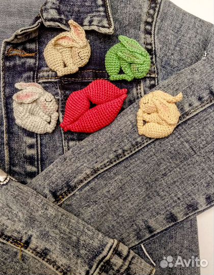 Вязаные брошки, значки, брошь