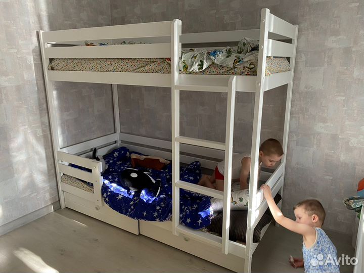 Двухъярусная кровать новая
