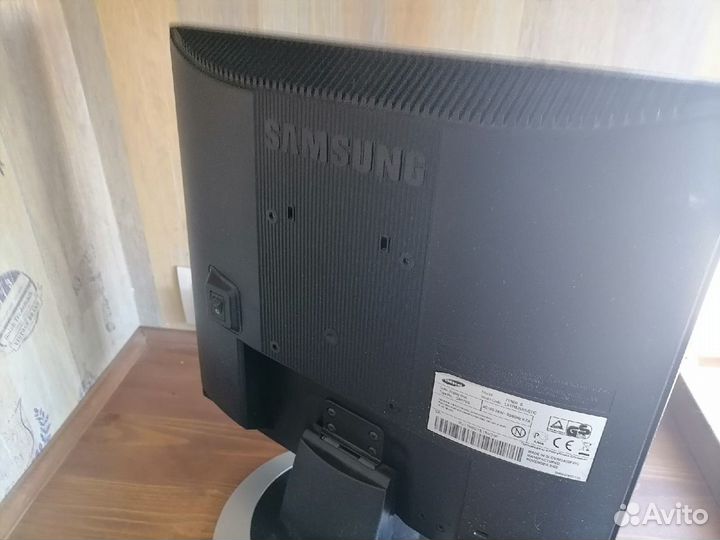 Монитор samsung