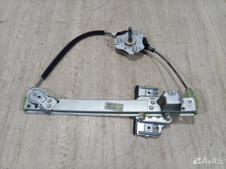 Стеклоподъемник механический задний левый Лада