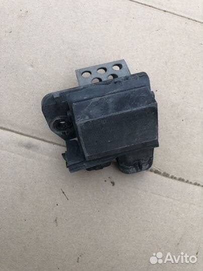 Резистор вентилятора охлаждения Peugeot 308