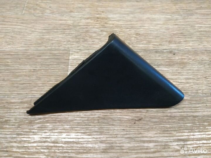 Накладка зеркала внутренняя левая Mazda Capella GF