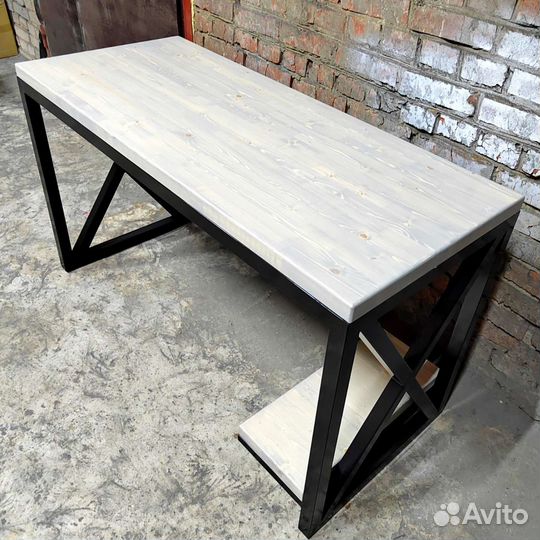 Компьютерный стол/ игровой стол