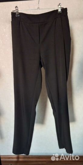 Костюм брючный женский размер 42-44 летний