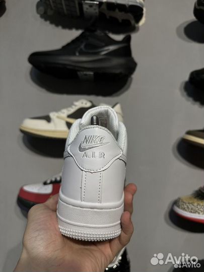 Кроссовки Nike air force 1